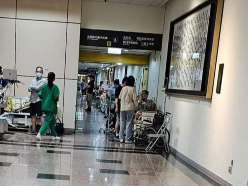 急診塞爆，病床等不到！官員看不到？