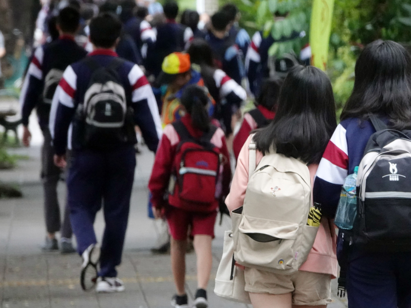 改善校園周邊道安設計,確保學童上下學安全