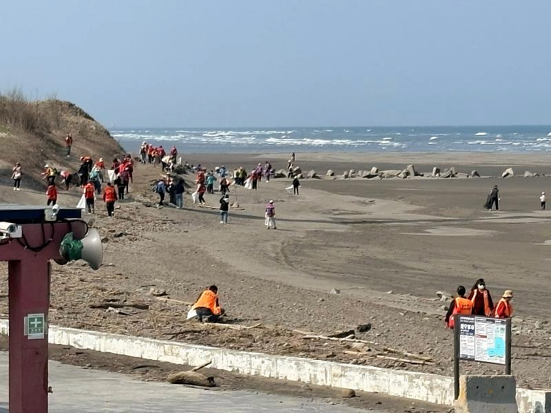 夢想成形 青春前行」淨灘活動